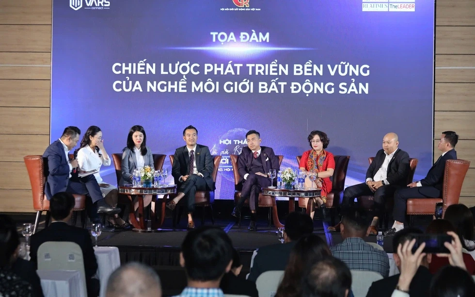 Tọa đàm "Chiến lược phát triển bền vững của nghề môi giới"