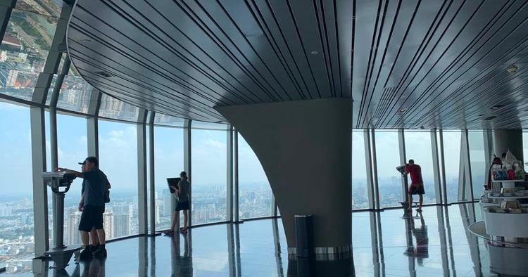 Tầng 49 là đài quan sát Skydeck cho phép ngắm toàn cảnh Sài Gòn từ trên cao