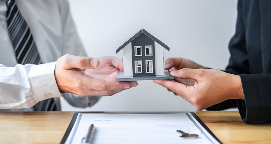 Các nhà môi giới chỉ được phép hoạt động khi đáp ứng đầy đủ các điều kiện pháp lý