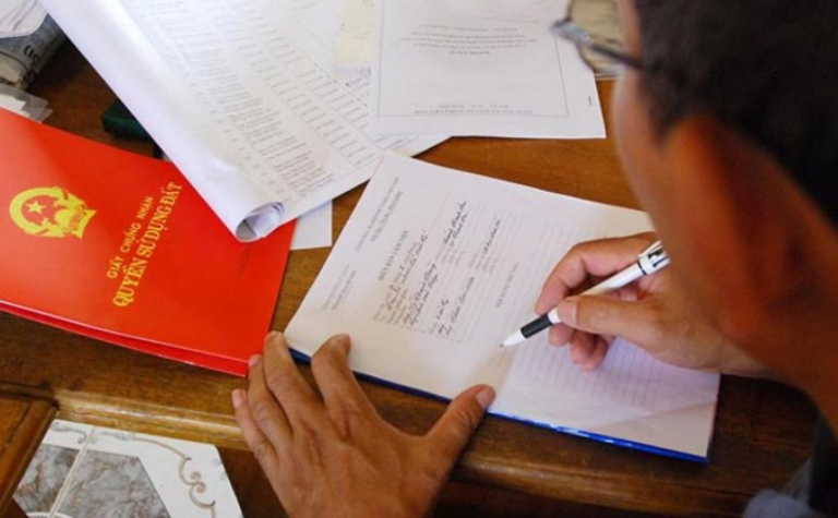 Hợp đồng mua bán nhà đất là văn bản thỏa thuận giữa bên bán và bên mua