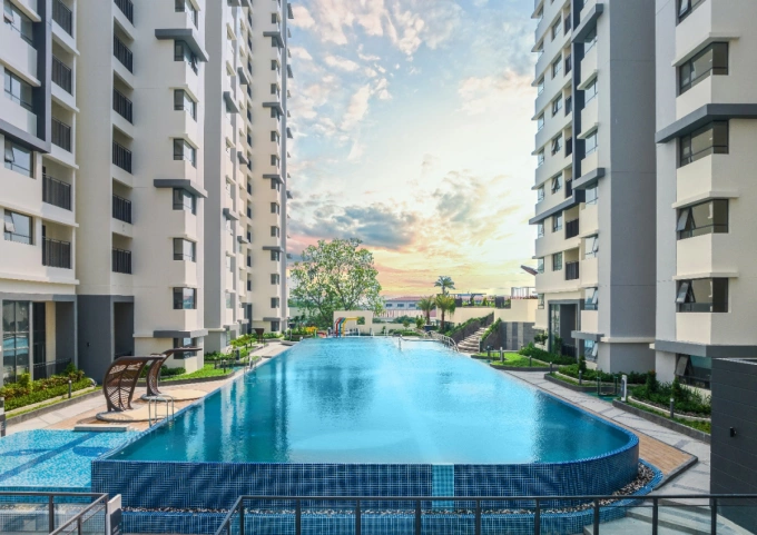 Hồ bơi trên cao tại dự án The Habitat