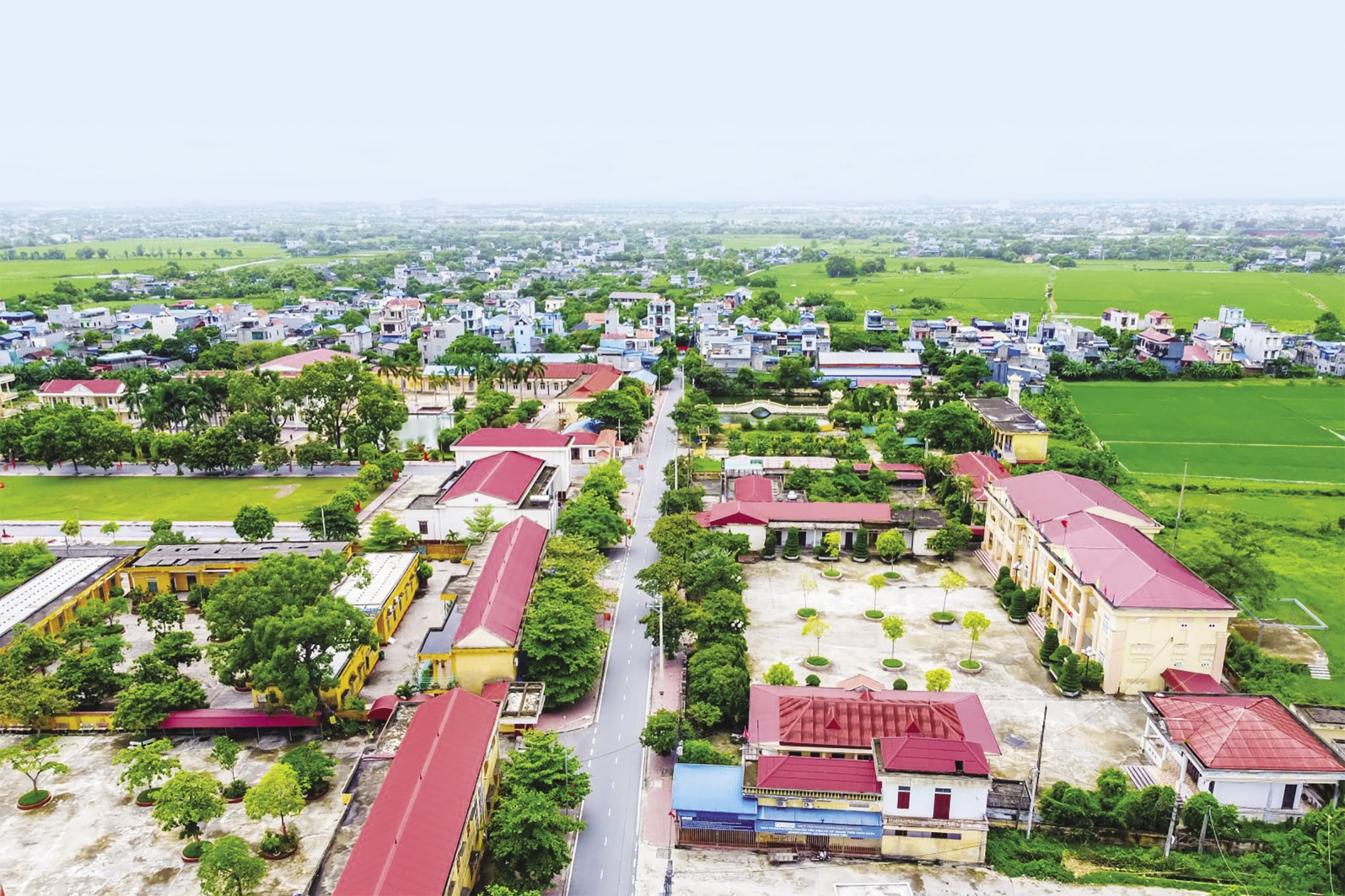 Đô thị hóa nông thôn là quá trình phát triển các khu vực nông thôn theo hướng thành thị