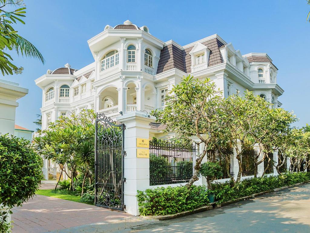Villa Song Saigon là biểu tượng của sự sang trọng với phong cách kiến trúc Pháp cổ điển