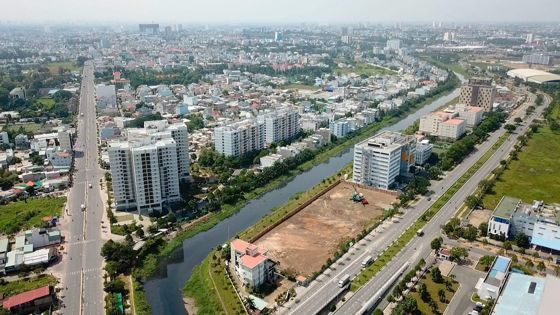 Gò Vấp sở hữu mạng lưới giao thông đường bộ phát triển với các tuyến huyết mạch