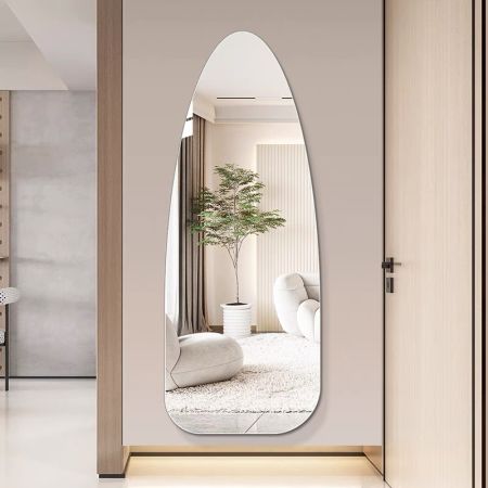 Kích thước gương cần cân đối với không gian phòng khách