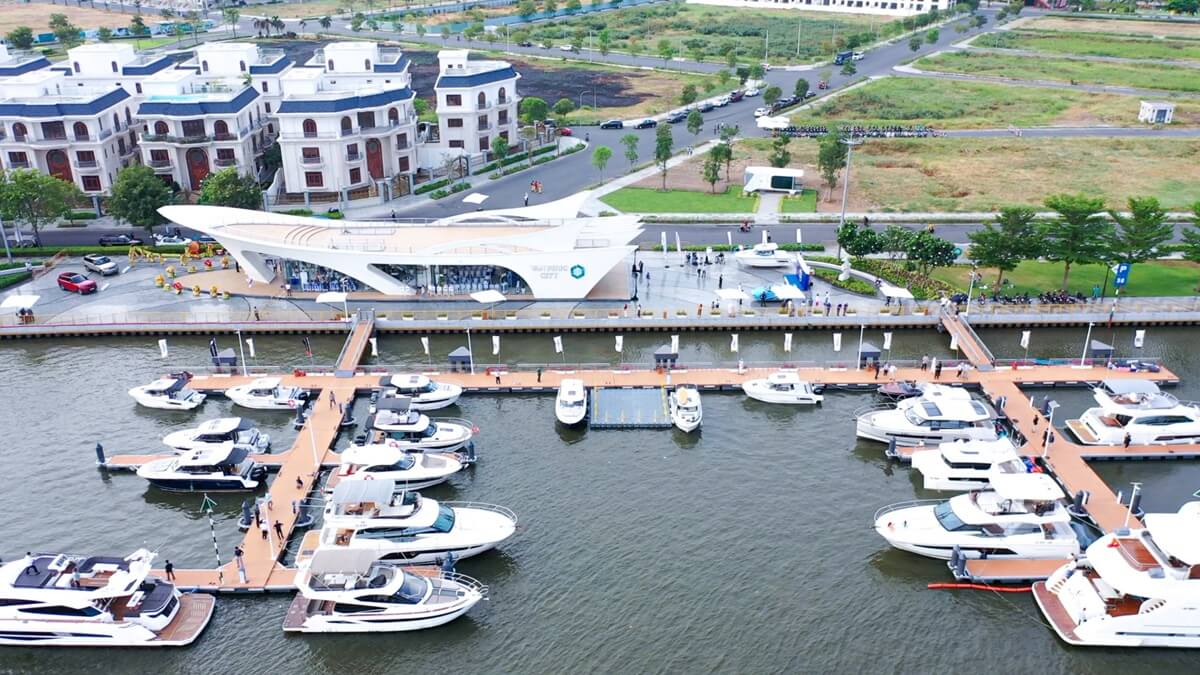 Bến du thuyền tại Diamond Sky Vạn Phúc City