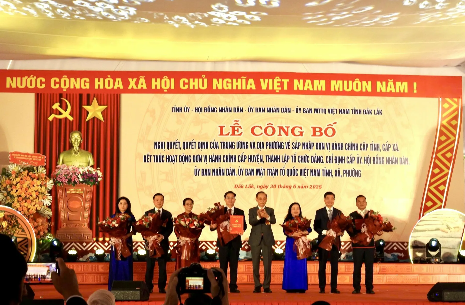 Công bố nghị quyết, quyết định của Trung ương đối với việc sáp nhập tỉnh 2 tỉnh Đắk Lắk và Phú Yên