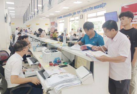 sau sáp nhập có phải làm lại giấy tờ không