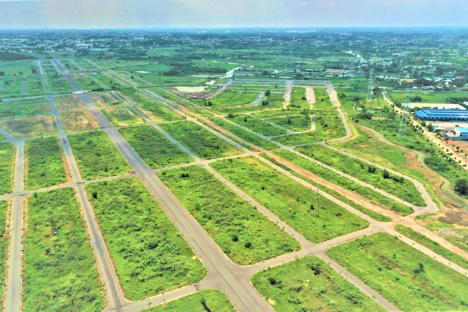 Sự tăng giá mạnh tại các huyện vùng ven phản ánh tiềm năng phát triển hạ tầng và đô thị hóa