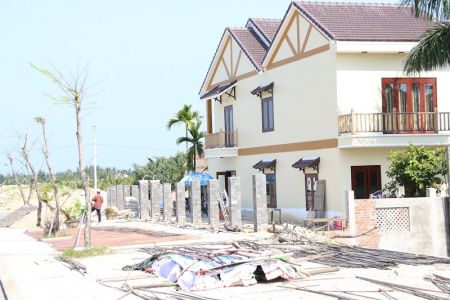 lấn chiếm đất nhà hàng xóm