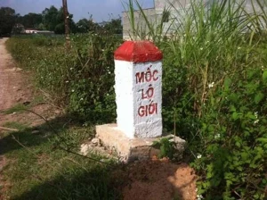 Cọc mốc lộ giới ngăn chặn xây dựng trái phép vào phần lộ giới