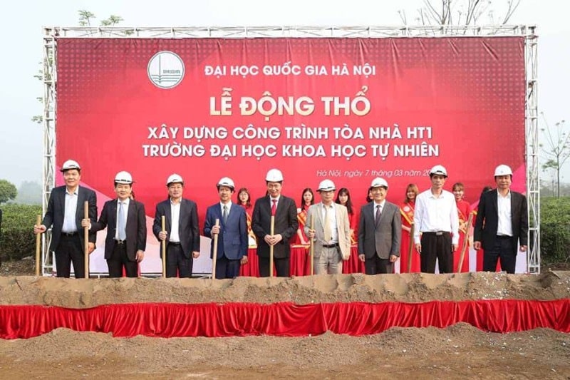 Tháng 8/2026 thuộc năm Bính Ngọ hành Hỏa, tương sinh với mệnh Thủy và Mộc