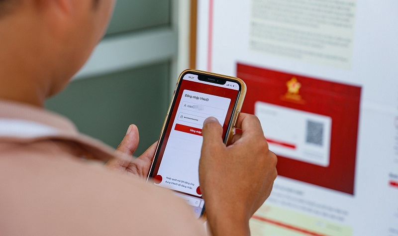hướng dẫn nộp sổ đỏ trên VNeID